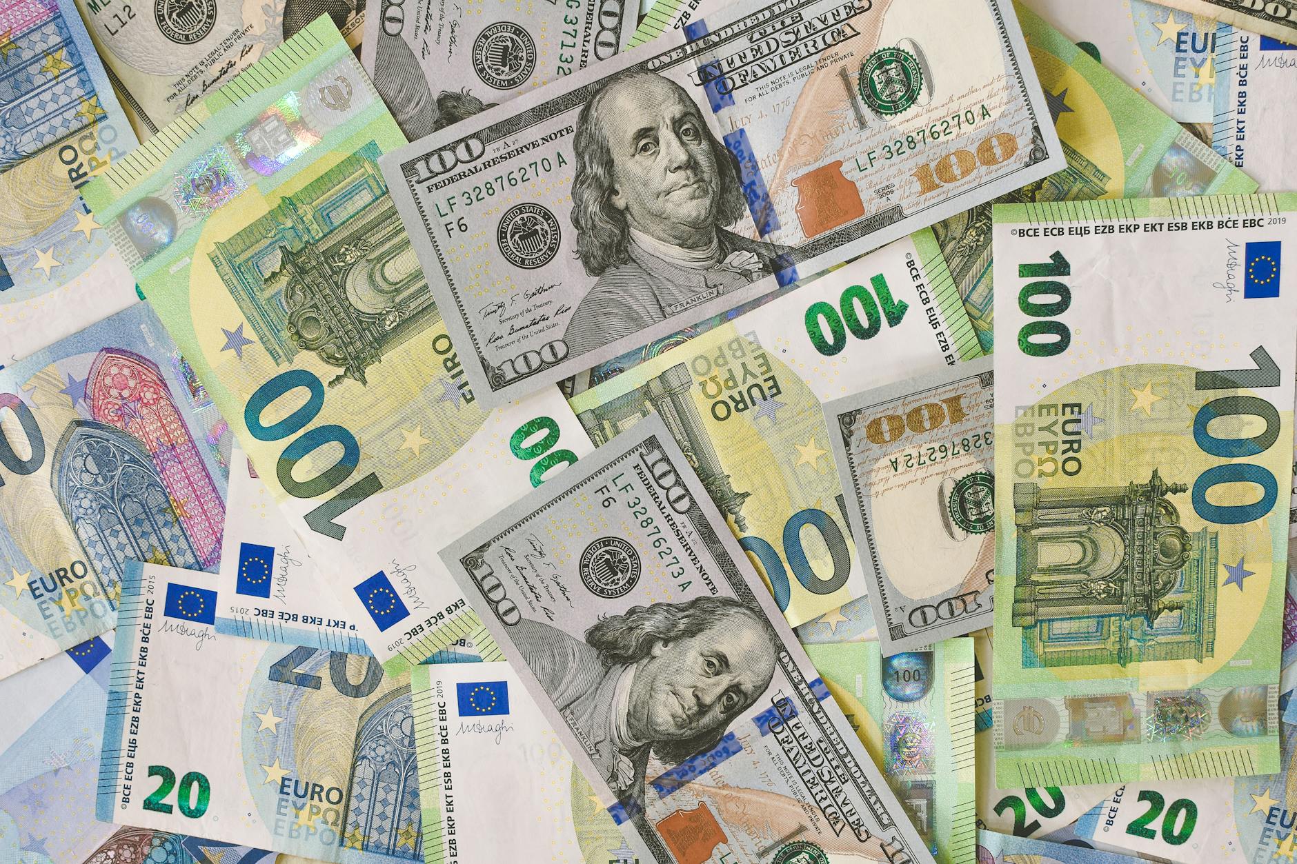 Read more about the article Why should every trader follow the central banks?